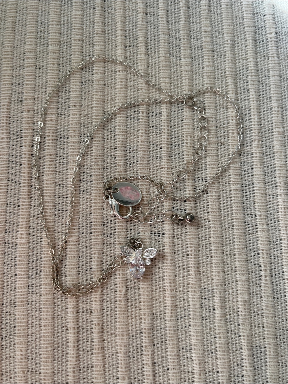 Delicate Silver Bee Pendant Necklace - Women Jewelry